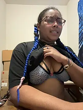 lunaxbat online show from December 22, 5:59 am