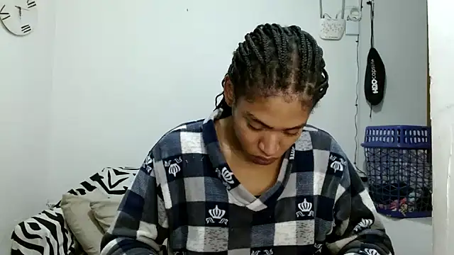 angelamarie1 online show from April 18, 7:12 am