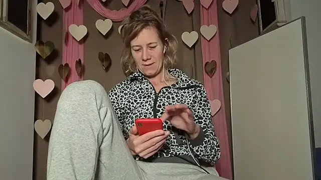 Snapshot of Lola_Belgium chatting on February 8, 6:28 am Lola Belgium online show from February 8, 6:28 am