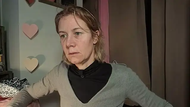 Snapshot of Lola_Belgium chatting on March 1, 7:32 am Lola Belgium online show from March 1, 7:32 am