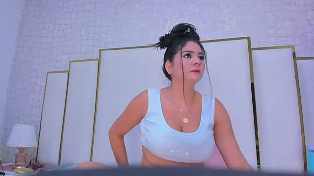 paola rodriguez online show from October 17, 11:24 am