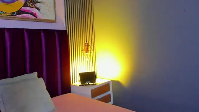 LauraAristizabal online show from April 11, 12:04 am