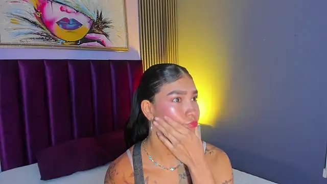 LauraAristizabal online show from April 19, 12:37 pm