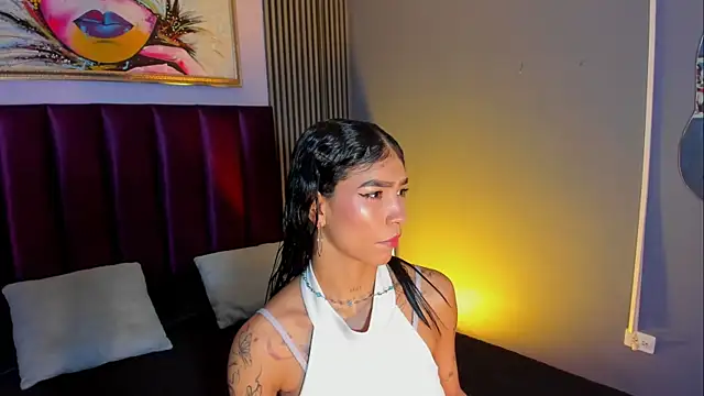 LauraAristizabal online show from April 21, 12:44 pm