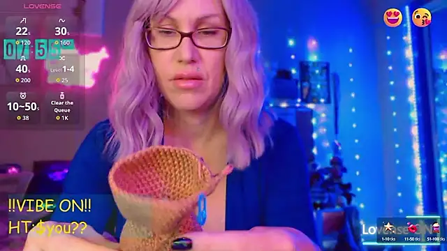 EmmaIsHere online show from September 9, 1:54 pm