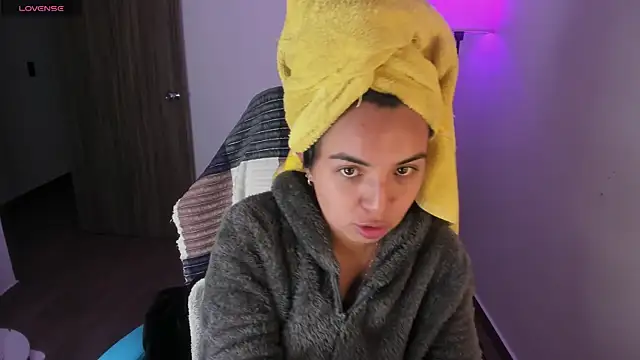 Miss Nicole online show from November 20, 2:12 am