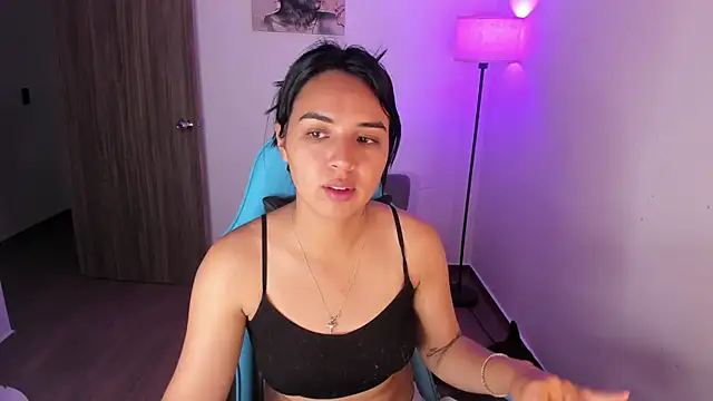 Miss Nicole online show from March 29, 7:03 pm