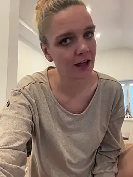 Suesse Schnitte online show from December 9, 8:55 am