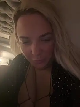 Bustyblondebabe32 online show from January 16, 6:50 am