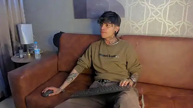 AcidMilo online show from December 10, 1:00 pm