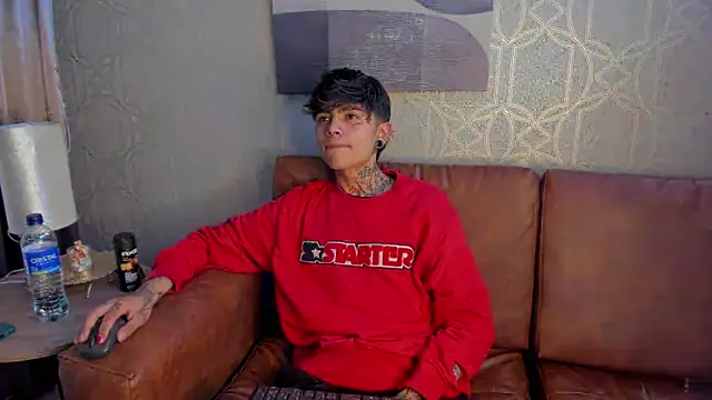 AcidMilo online show from December 11, 3:37 pm