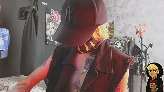 AcidMilo online show from November 11, 5:24 pm