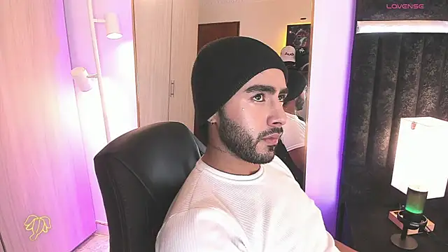 ItsMeEros online show from March 26, 10:15 pm