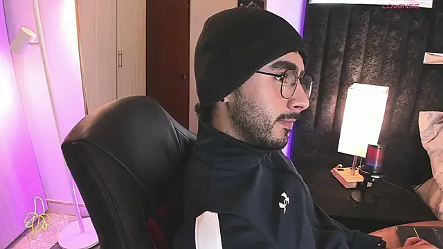 ItsMeEros online show from April 13, 11:10 pm