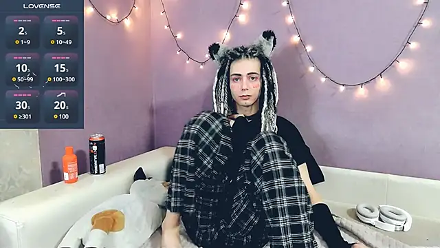 Littlepinkcat online show from February 14, 2:39 am