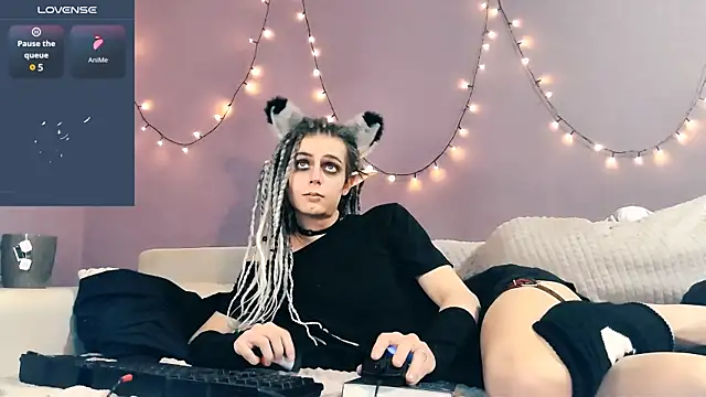 Littlepinkcat online show from February 23, 7:17 pm