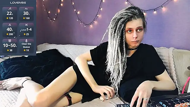 Littlepinkcat online show from March 18, 8:25 am