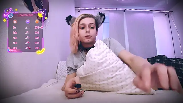 Littlepinkcat online show from December 4, 6:34 am