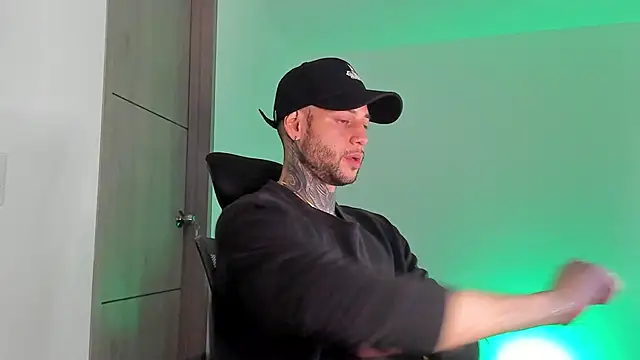  jamesleandros1 online show from March 26, 1:44 am