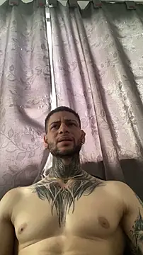 Snapshot of _jamesleandros1 chatting on June 8, 5:35 pm jamesleandros1 online show from June 8, 5:35 pm