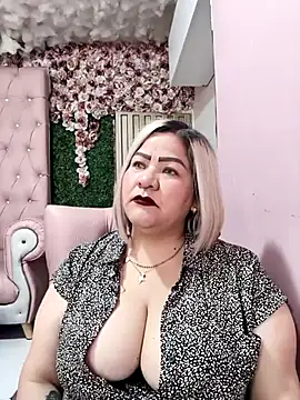 Dalessa Bigtits online show from March 27, 9:25 pm