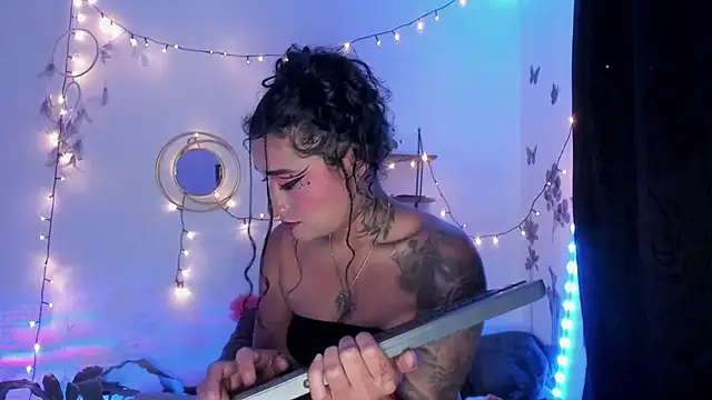 Eva Lee  online show from March 1, 6:24 am