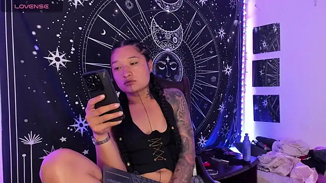 Eva Lee  online show from October 10, 7:40 am