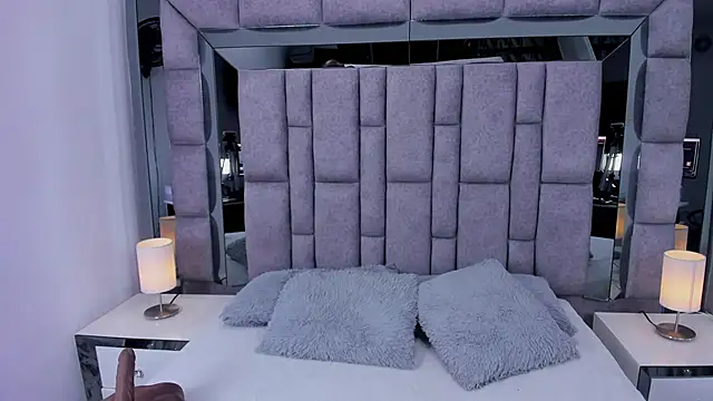 Snapshot of EMMAHILL1 chatting on May 4, 11:06 am EMMAHILL1 online show from May 4, 11:06 am