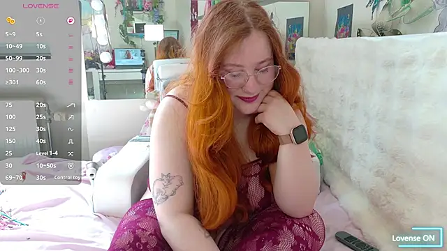 FluffyRainbowKity online show from June 14, 8:27 am