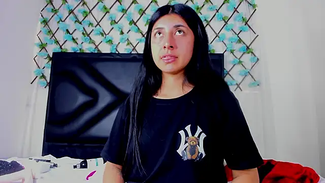 EmmaWilliamss online show from June 16, 6:10 pm
