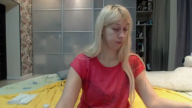 KyliePag online show from December 14, 7:14 am