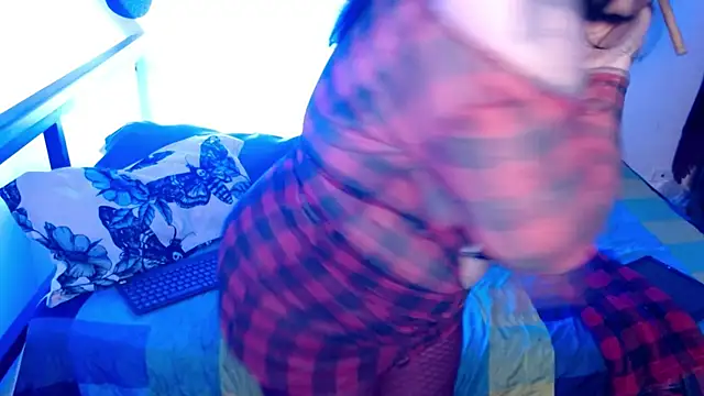 Snapshot of VampGirl1 chatting on December 18, 12:00 pm VampGirl1 online show from December 18, 12:00 pm