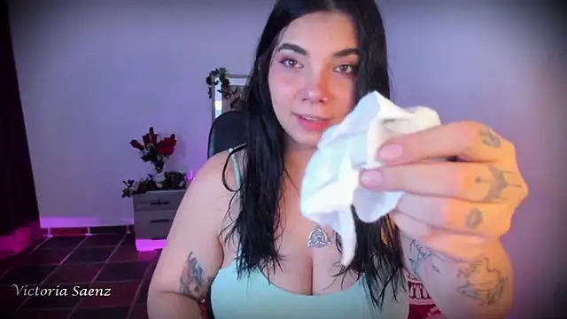 victoriaasaenz  online show from April 14, 12:49 am