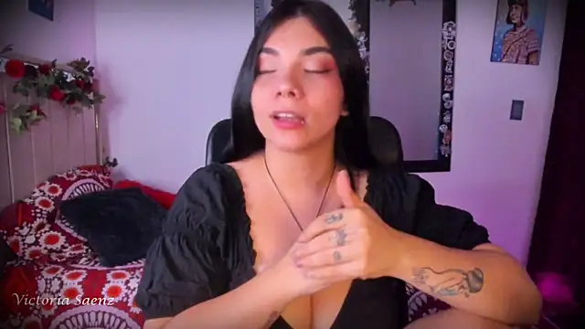 Snapshot of victoriaasaenz_ chatting on June 2, 12:56 am victoriaasaenz online show from June 2, 12:56 am