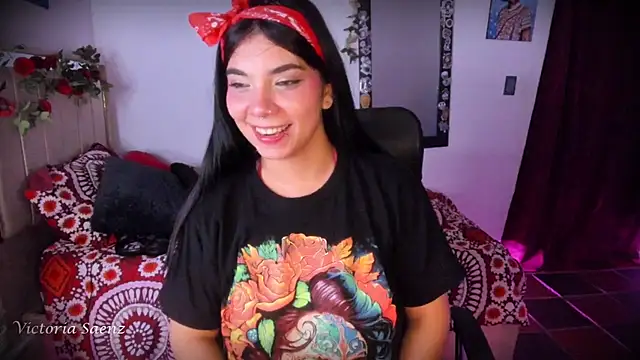 Snapshot of victoriaasaenz_ chatting on June 4, 12:49 am victoriaasaenz online show from June 4, 12:49 am