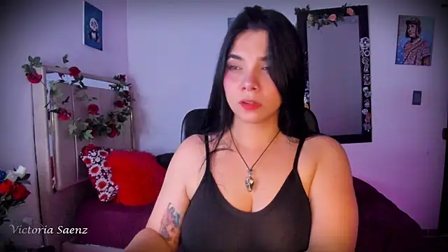 victoriaasaenz  online show from June 26, 12:59 am