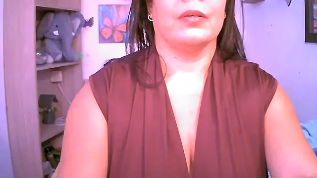 Snapshot of ChiaraFioree chatting on April 29, 8:04 pm ChiaraFioree online show from April 29, 8:04 pm