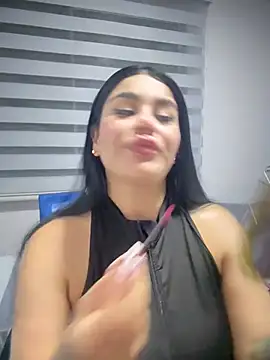 Snapshot of Insane_Issa chatting on March 13, 12:17 am Insane Issa online show from March 13, 12:17 am