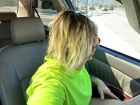 SummerBlueMoon online show from February 28, 9:38 pm