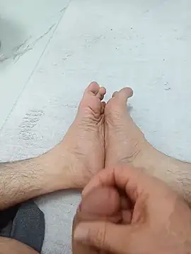 Hardapple01 online show from April 18, 9:37 pm