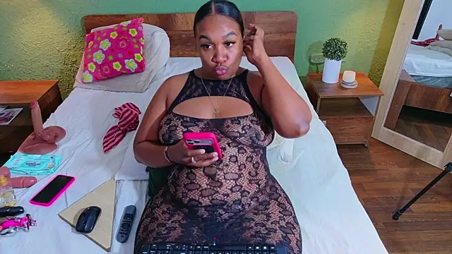 Snapshot of dannaahbrown chatting on June 5, 6:02 pm dannaahbrown online show from June 5, 6:02 pm