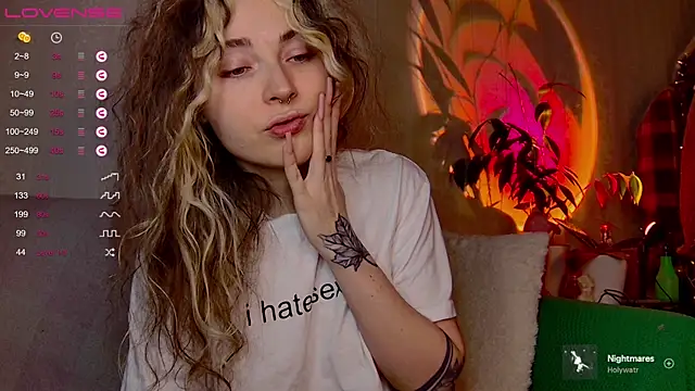 IttyKitty online show from April 18, 10:32 pm