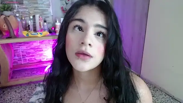 Snapshot of Saray_Cute_ chatting on December 2, 2:08 pm Saray Cute online show from December 2, 2:08 pm