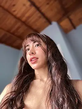 lauravasquez online show from April 10, 4:55 pm