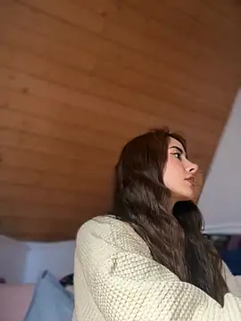 lauravasquez online show from June 26, 9:03 am