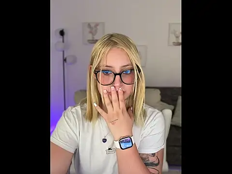 Megan lu2 online show from April 15, 1:56 am