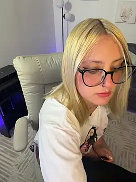 Megan lu2 online show from April 22, 3:31 am