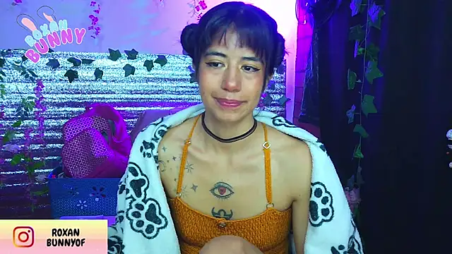 Roxanbunny1 online show from February 7, 7:45 am