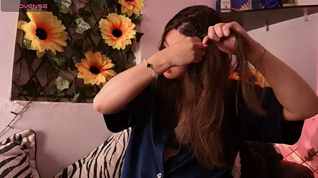 kisstarxxx online show from April 17, 5:43 am