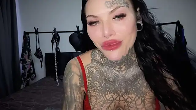 claudiacvc95 online show from April 11, 7:45 am